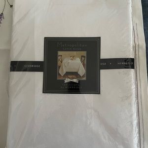Metropolitan Satin band tablecloth by Newbridge